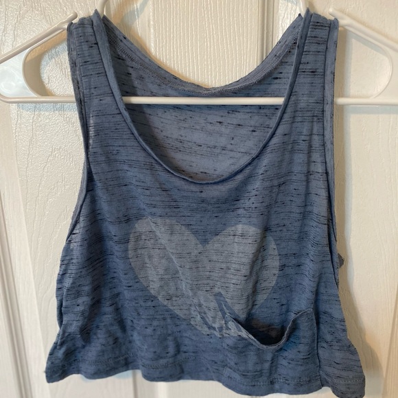 Brandy Melville LA Crop top - Picture 2 of 3